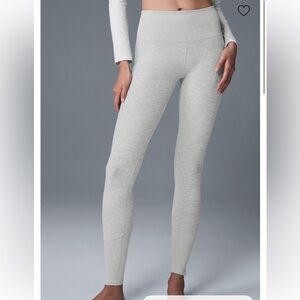 ALO Yoga - Alosoft Lounge Legging - Heather Gray